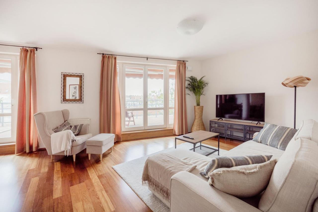 Apartmán Bright And Spacious Penthouse W/ Terrace & Parking Budapest