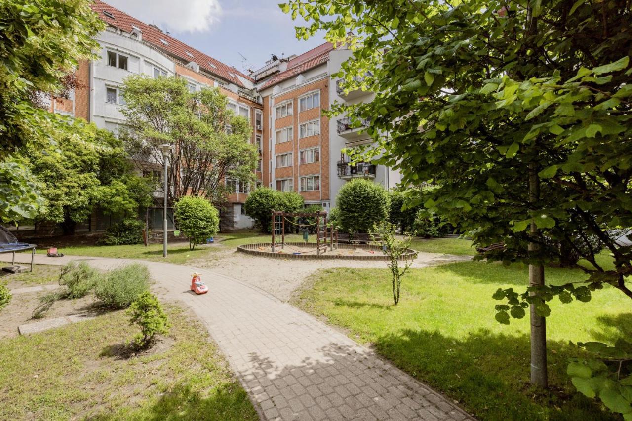 Apartmán Bright And Spacious Penthouse W/ Terrace & Parking